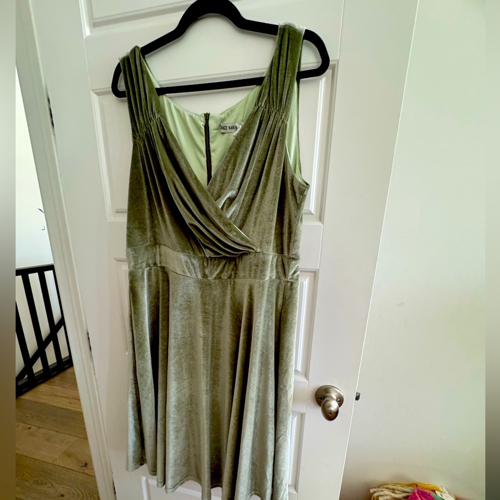 Beautiful velvet knee length dress